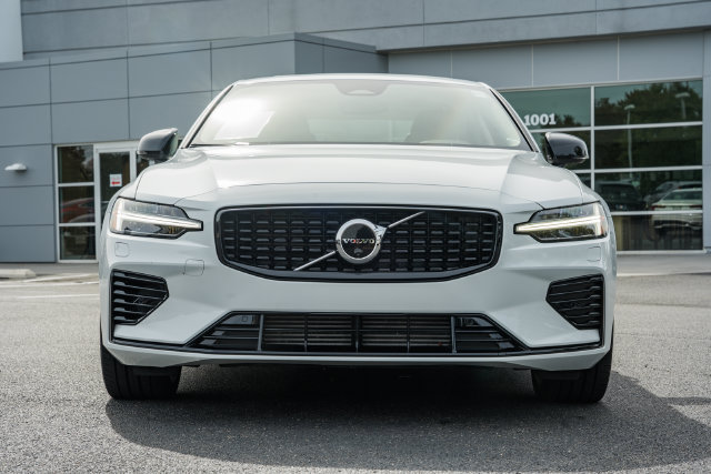 Used 2024 Volvo S60 T8 Plus w/ Climate Package AWD/4WD image 2