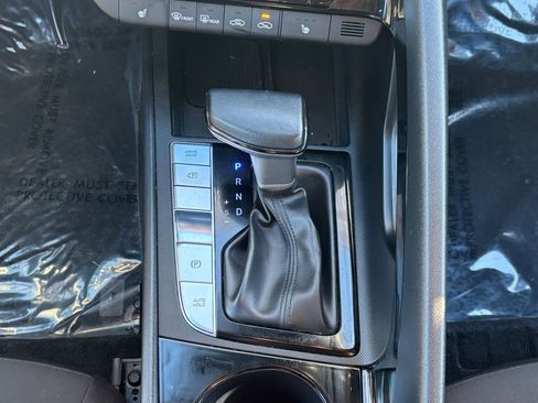 Used 2025 Hyundai Elantra SEL image 37