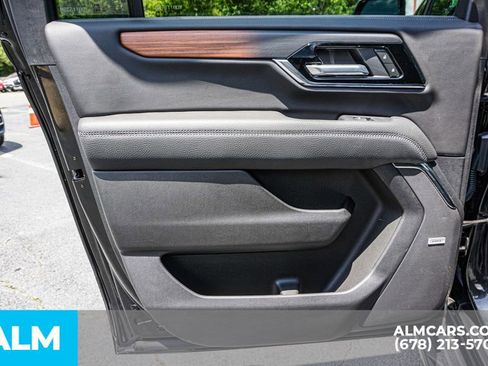 Used 2025 GMC Yukon XL Denali image 53