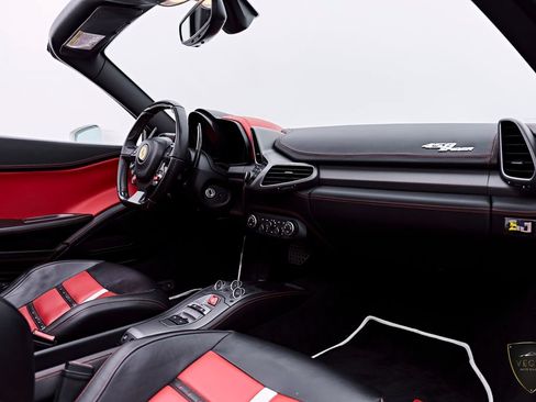 Used 2014 Ferrari 458 Spider RWD image 52