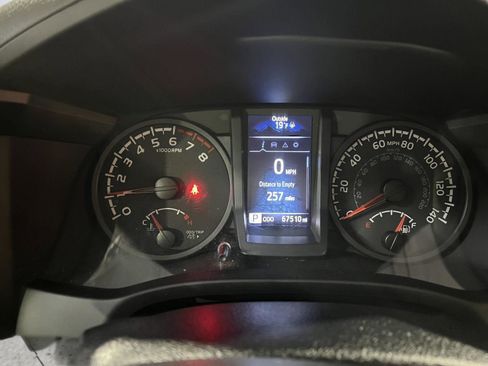 Used 2022 Toyota Tacoma SR image 18