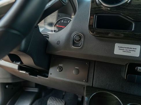 Used 2024 Mercedes-Benz Sprinter 3500 image 19