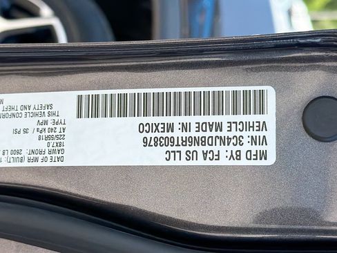 Used 2024 Jeep Compass Latitude AWD/4WD image 41