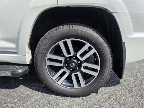 Used 2020 Toyota 4Runner Limited image 11