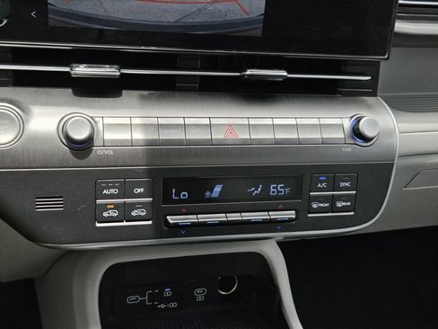 Used 2025 Hyundai Kona SEL FWD image 21