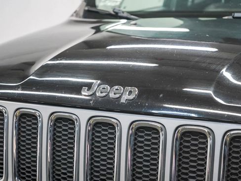 Used 2016 Jeep Renegade Limited image 8