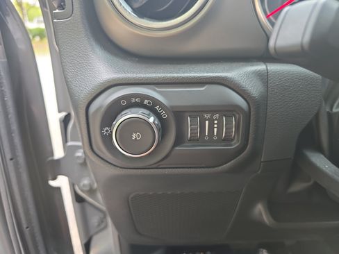 Used 2022 Jeep Wrangler Unlimited Rubicon w/ Dual Top Group AWD/4WD image 27