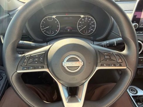 Used 2024 Nissan Sentra SV FWD image 14