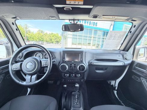 Used 2015 Jeep Wrangler Sport w/ Quick Order Package 24S AWD/4WD image 12