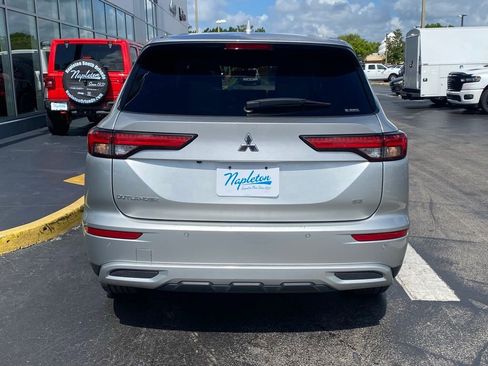Used 2024 Mitsubishi Outlander SE AWD/4WD image 8