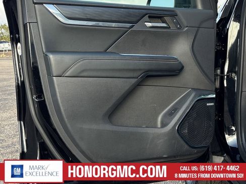 Used 2024 GMC Acadia Elevation AWD/4WD image 14