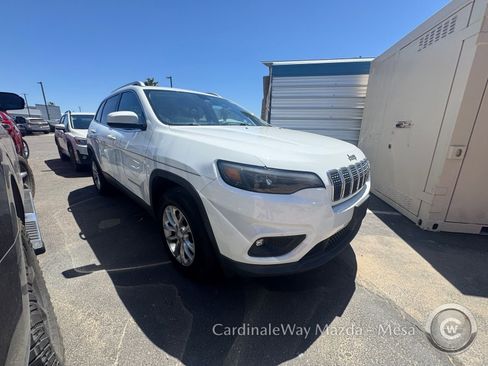Used 2019 Jeep Cherokee Latitude w/ Popular Appearance Group AWD/4WD image 2