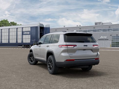 New 2026 Jeep Grand Cherokee L 4WD image 4