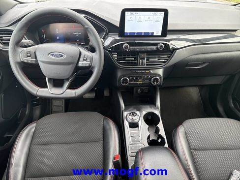 Used 2025 Ford Escape ST-Line FWD image 2