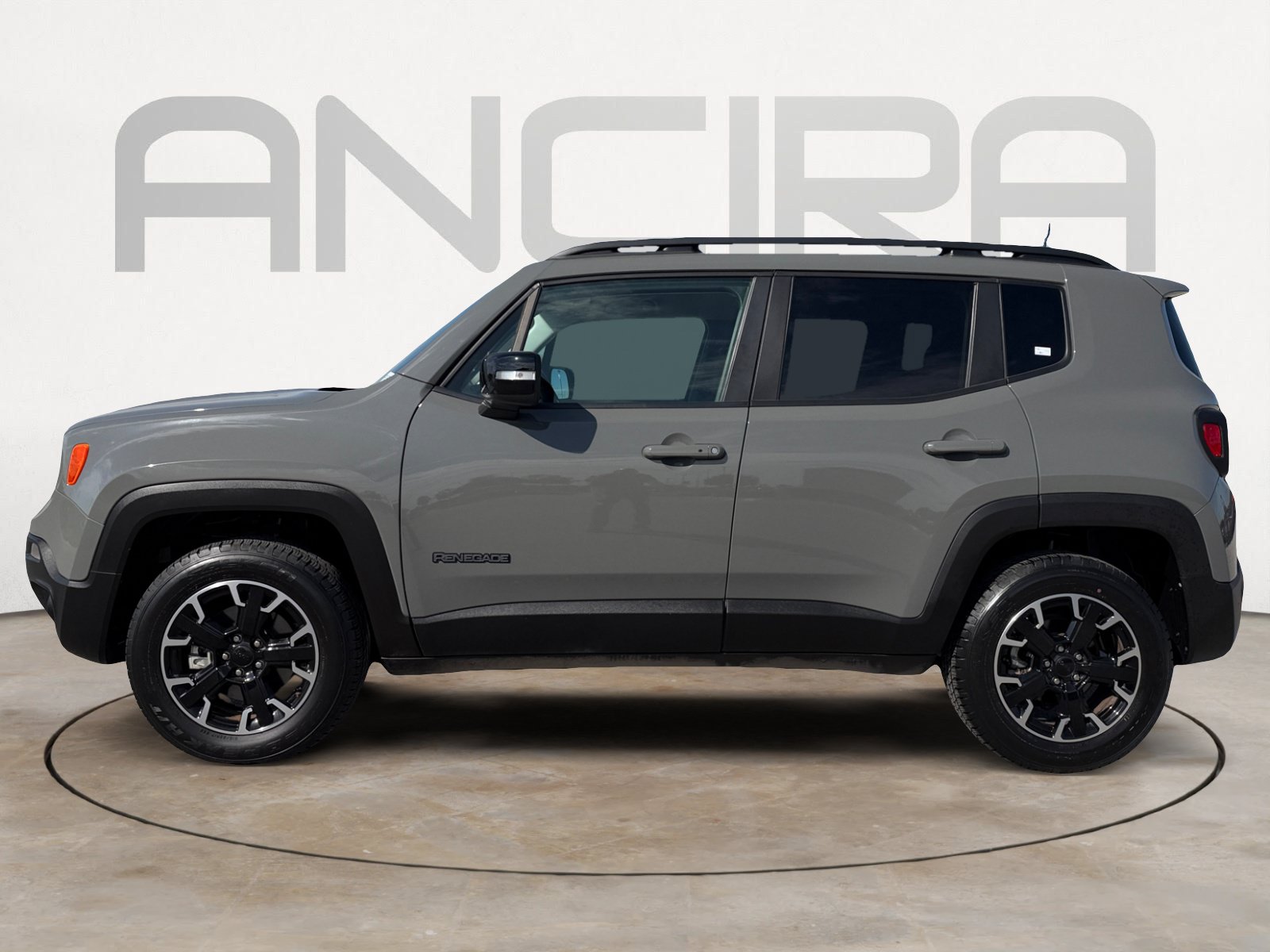 Used 2023 Jeep Renegade Latitude AWD/4WD image 8