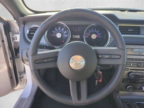 Used 2010 Ford Mustang Convertible RWD image 13