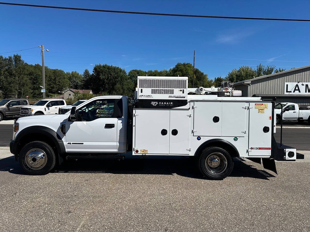 Used 2018 Ford F550 4x4 Regular Cab Super Duty image 2