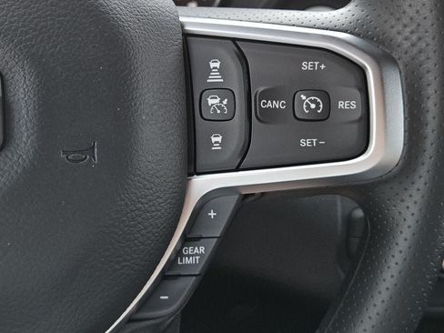 New 2026 RAM 1500 Express AWD/4WD image 18