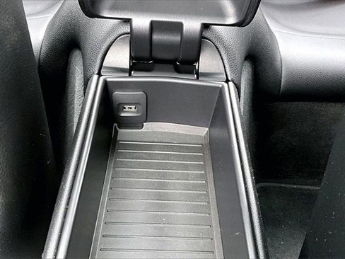 Used 2017 Porsche 911 Carrera 4 image 18