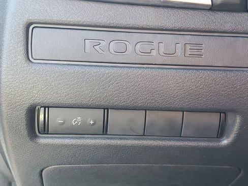 Used 2023 Nissan Rogue FWD image 17