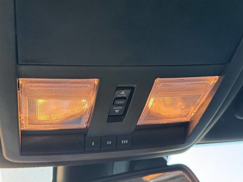 Used 2016 Dodge Challenger R/T Scat Pack w/ Leather Interior Group image 21