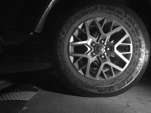 Used 2025 Jeep Wrangler Sahara image 14