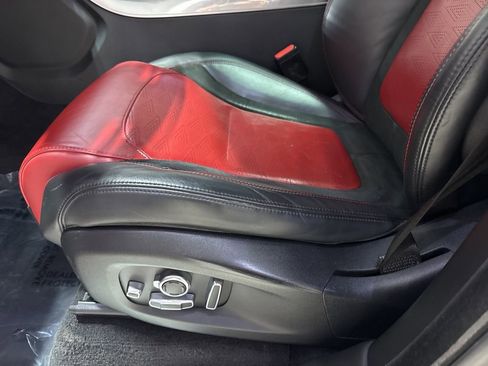 Used 2018 Land Rover Range Rover Sport SVR image 14