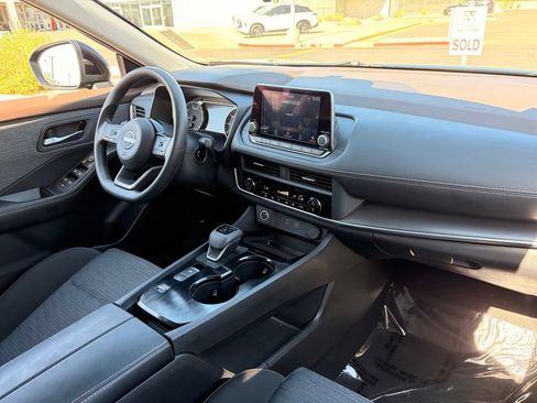 Certified 2023 Nissan Rogue SV FWD image 12