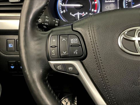 Used 2016 Toyota Highlander Limited AWD/4WD image 11