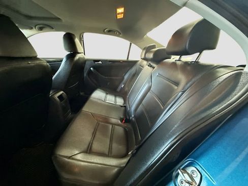 Used 2017 Volkswagen Jetta SEL image 25