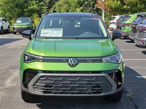 New 2025 Volkswagen Taos SE image 5