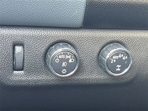 Used 2020 Chevrolet Colorado Z71 image 32