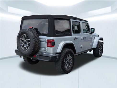 Used 2024 Jeep Wrangler Unlimited Sahara w/ Safety Group AWD/4WD image 5