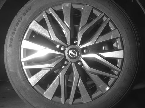Used 2025 Nissan Altima 2.5 SV FWD image 13
