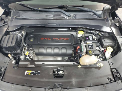 Used 2022 Jeep Compass Latitude image 10