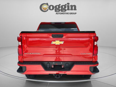Used 2022 Chevrolet Silverado 1500 Custom w/ Safety Confidence Package RWD image 4