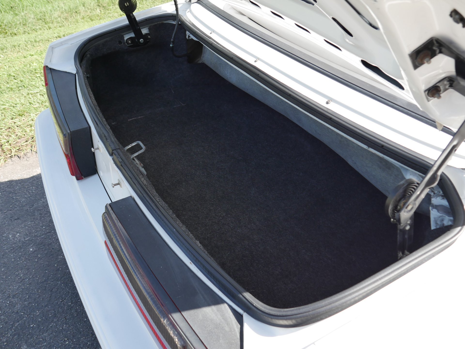Used 1993 Ford Mustang LX RWD image 85