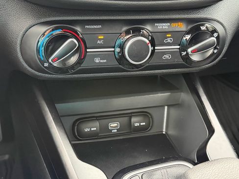 Used 2021 Kia Soul LX FWD image 26