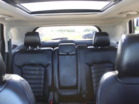 Used 2020 Ford Edge SEL w/ Convenience Package FWD image 17