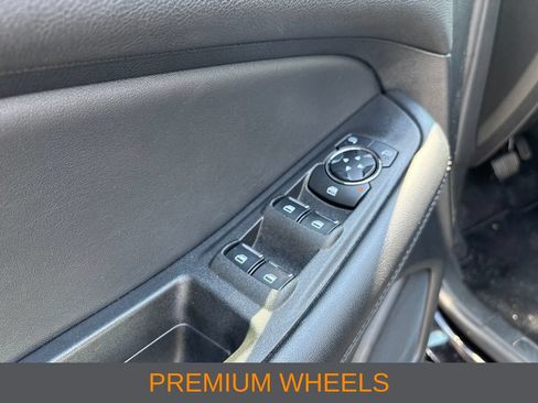 Used 2024 Ford Edge SE AWD/4WD image 11