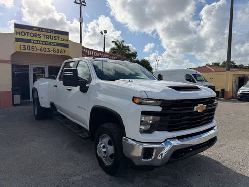 Used 2024 Chevrolet Silverado 3500 W/T AWD/4WD image 9