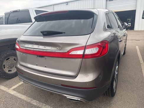 Used 2017 Lincoln MKX Reserve FWD image 4