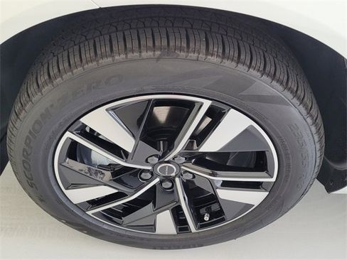 New 2026 Volvo XC60 B5 Core w/ Protection Package Premier image 15