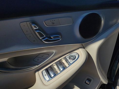 Used 2022 Mercedes-Benz GLC 300 image 21