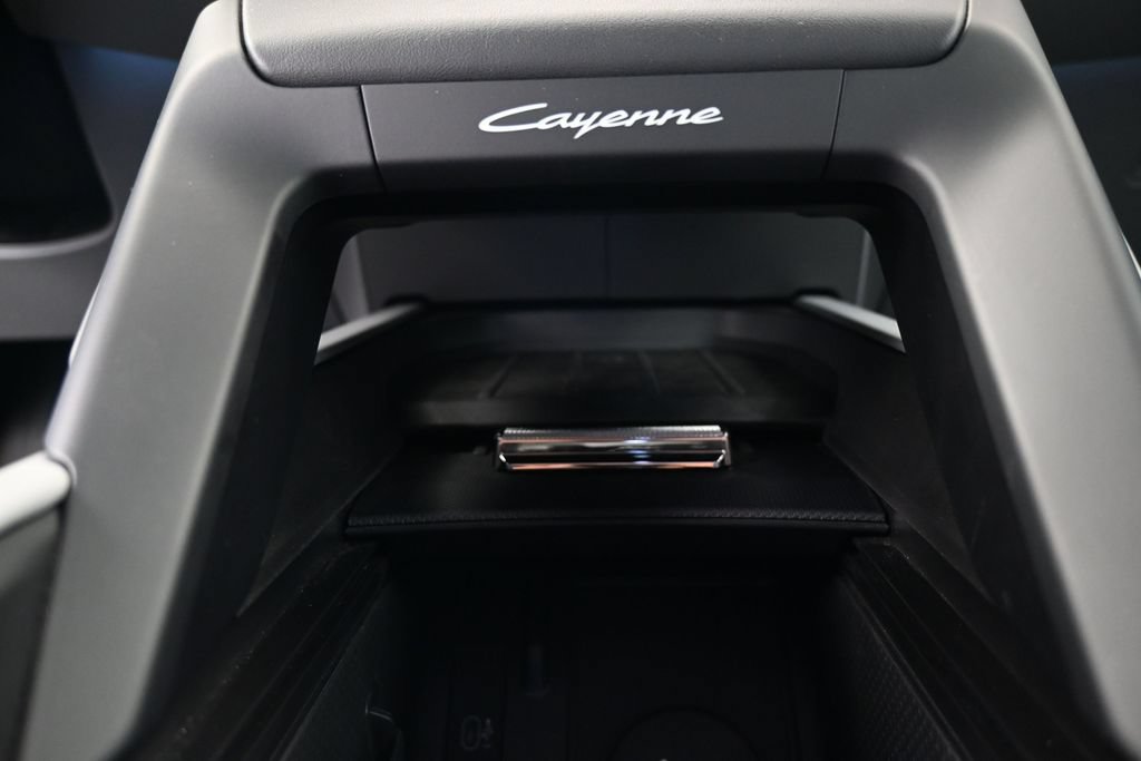 Used 2026 Porsche Cayenne Electric AWD/4WD image 25