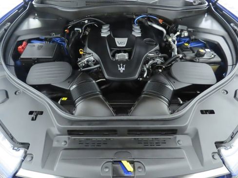 Used 2021 Maserati Levante image 30