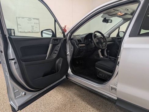 Used 2015 Subaru Forester 2.5i Premium AWD/4WD image 6