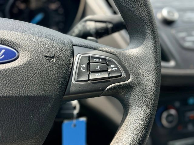 Used 2017 Ford Escape SE FWD image 12