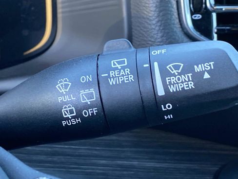 Certified 2024 Jeep Wagoneer Series II image 18