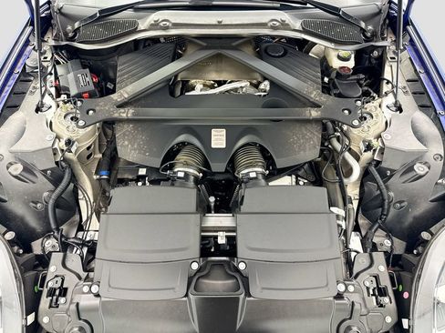 Used 2025 Aston Martin V8 Vantage Coupe image 24